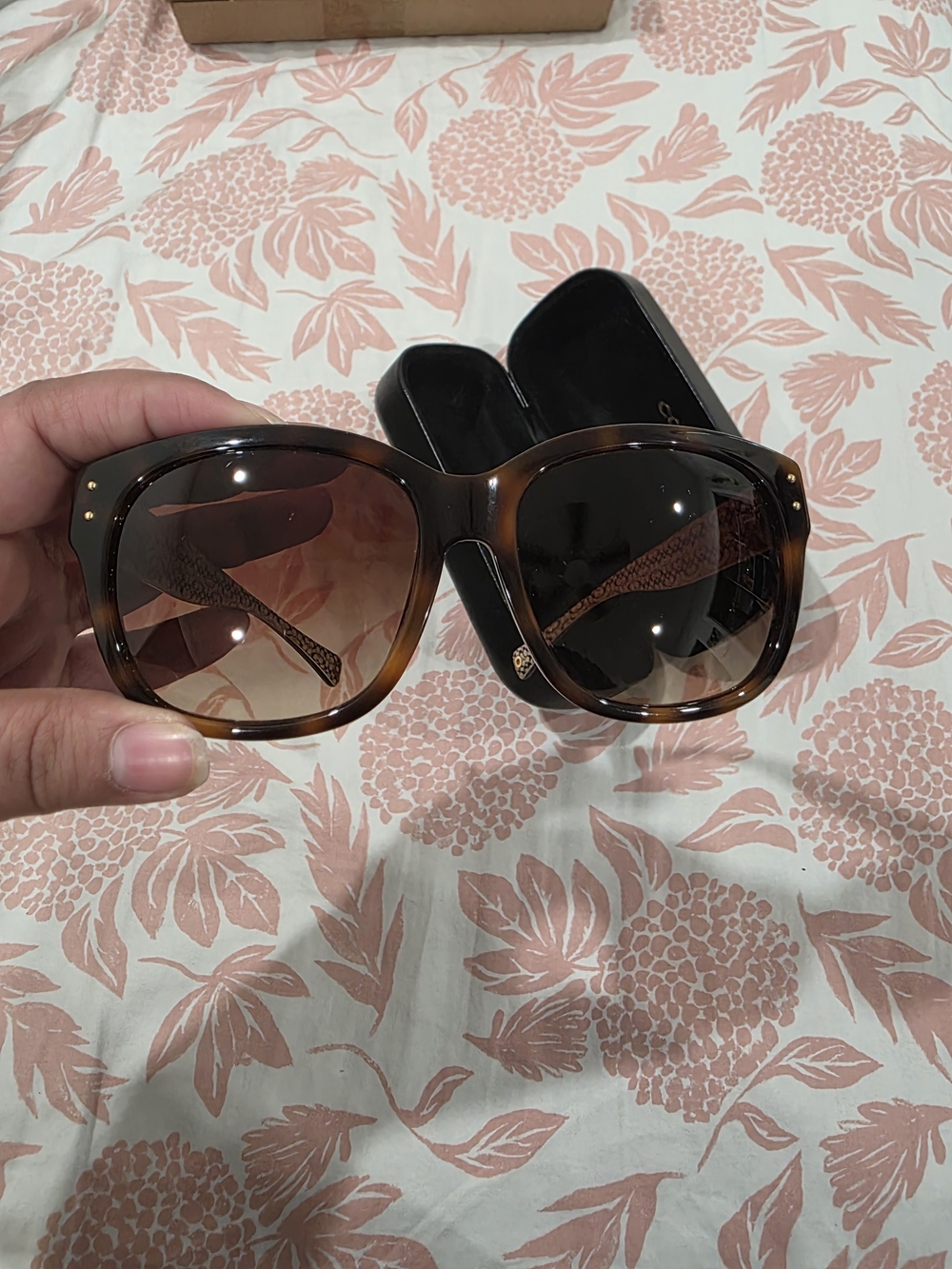 Coach Brown Tortoiseshell Sunglasses with Black Case - Picture 5 of 6